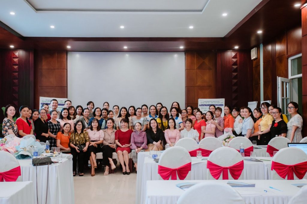 Droppii Dong Hanh Cung Phu Nu Dia Phuong Hue Va Quang Nam Kien Tao Tuong Lai - Tổng Kho MLM | Amway | Herbalife | Unicity | Droppii Biz