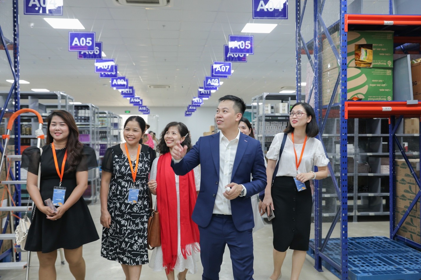 khai truong trung tam xu ly don hang droppii ha noi 1 - Tổng Kho MLM | Amway | Herbalife | Unicity | Droppii Biz