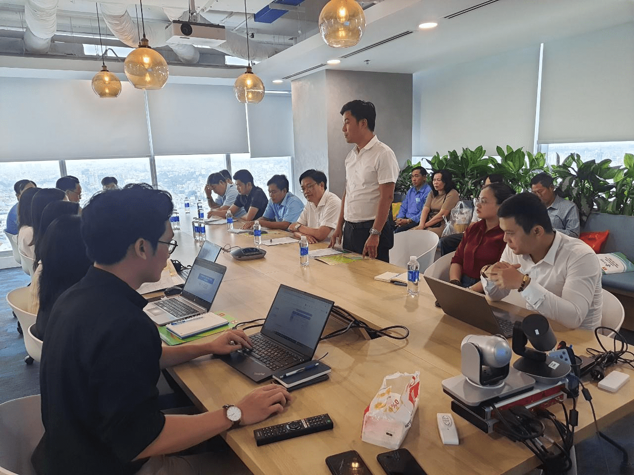 Doan cong tac lam viec voi san thuong mai dien tu Tiki - Tổng Kho MLM | Amway | Herbalife | Unicity | Droppii Biz