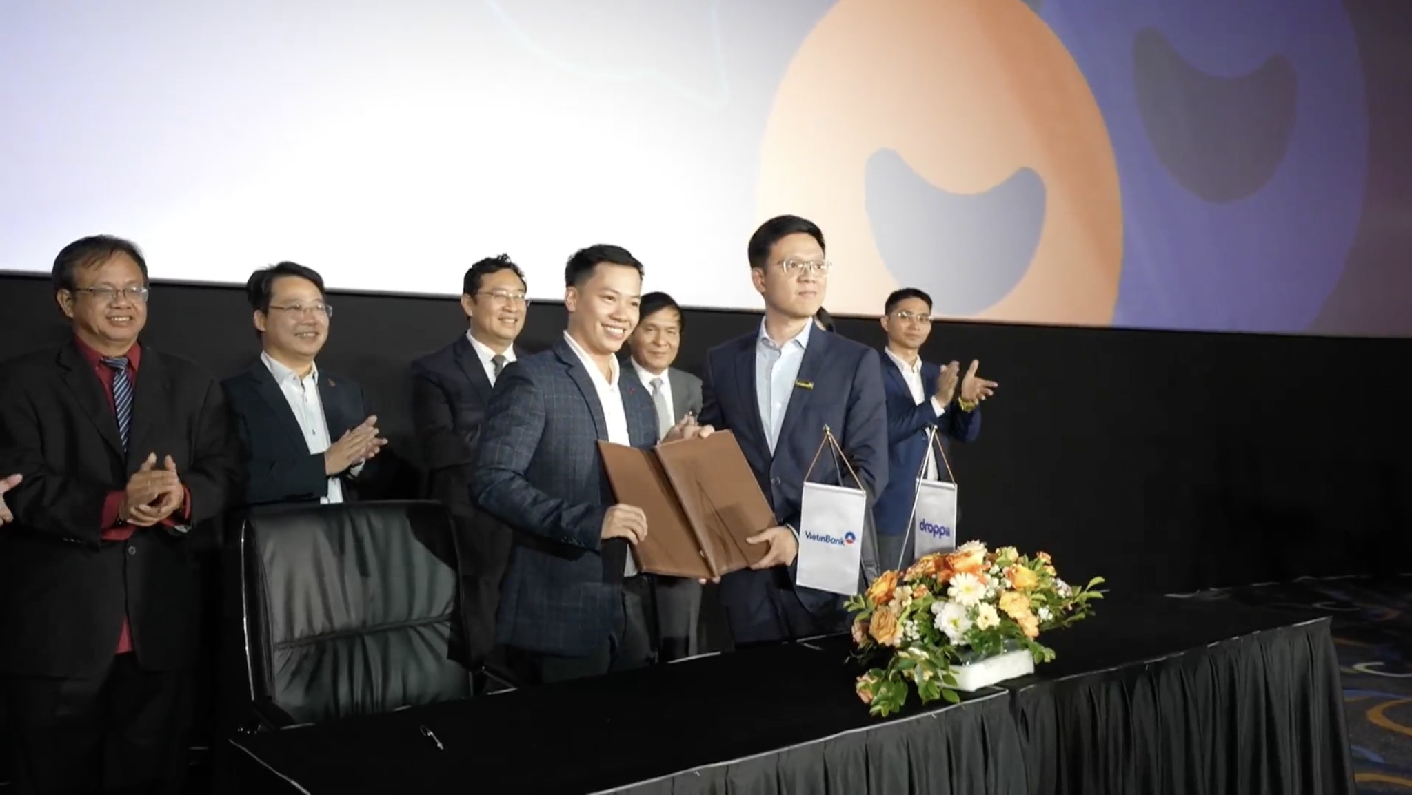 CHÍNH THỨC RA MẮT APP DROPPII MALL - ỨNG DỤNG MUA SẮM DÀNH CHO KHÁCH HÀNG 12 Droppii Hợp Tác Với Ngân Hàng Vietinbank Ra Mắt Thẻ Mua Sắm 2